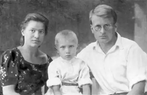 Stanislav with his mother and father, 1937